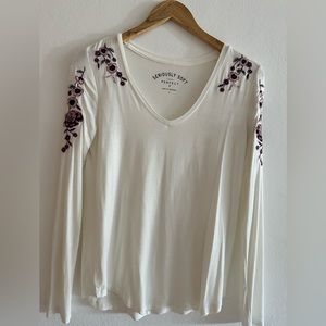 Aeropostale long sleeve sweater size small seriously soft perfect V